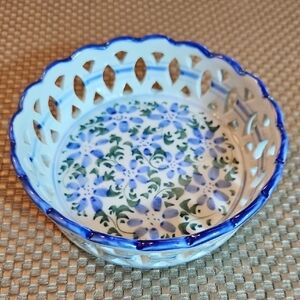 Vintage, Decorative Trinket Dish or Bowl, Ceramic, Blue & White Handcrafted
